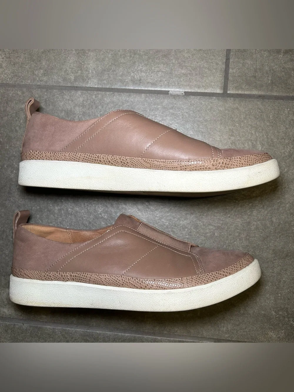 Vionic Zinah Neutral Leather Slip On Casual Comfort Sneakers Womens Shoe Size 10